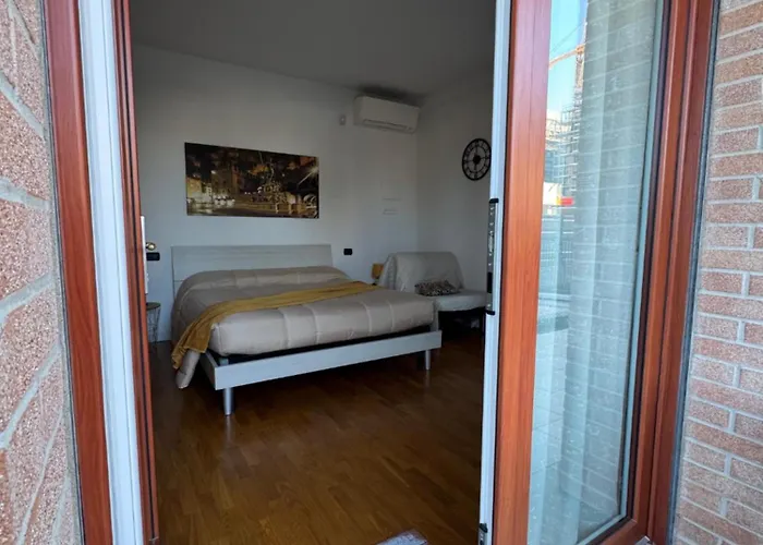 アパート La Terrazza オッツァーノ・デッレミーリア